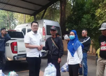 Sejumlah nelayan di Kabupaten Serang diguyur bantuan. (ISTIMEWA)