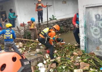 Warga Pamulang Hilang Setelah Tenggelam di Kali Sasak Kedaung