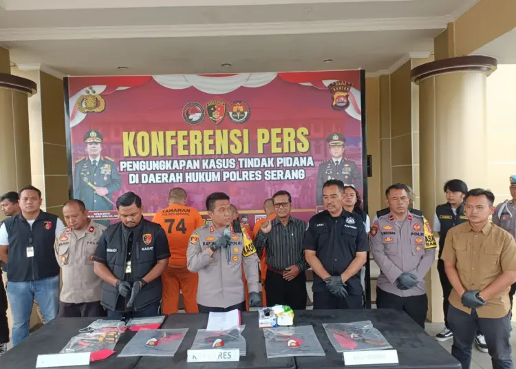 Kapolres Serang dan jajarannya, gelar Konferensi Pers terkait kasus pencurian motor. (ISTIMEWA)