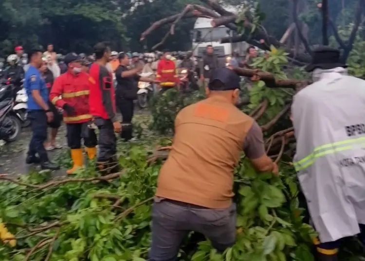 Warga Kota Tangerang Diminta Waspada Bencana Musim Penghujan