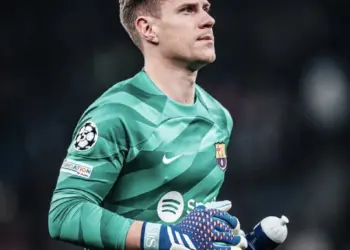 Kiper Barcelona Ander Ter Stegen Jalani Operasi Punggung