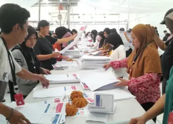 KPU Kota Tangerang Lakukan Pelipatan Surat Suara Pemilu 2024