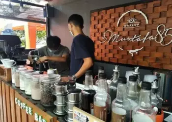 Mustofa 85 Cafe, salah satu tempat ngopi asik di pusat perkotaan Pandeglang. (ISTIMEWA)