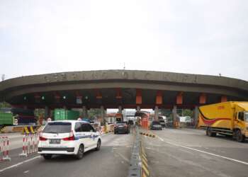 Sejumlah kendaraan melintas di Tol Tangerang - Merak (Tamer). (ISTIMEWA)