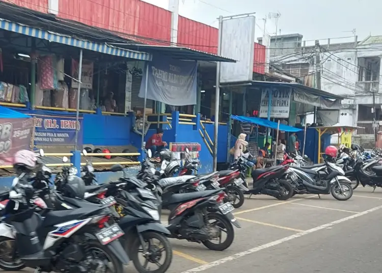 Suasana Pasar Badak Pandeglang, tampak dari bawah, Kamis (11/1/2024). (ADIB FAHRIE/SATELITNEWS.COM)