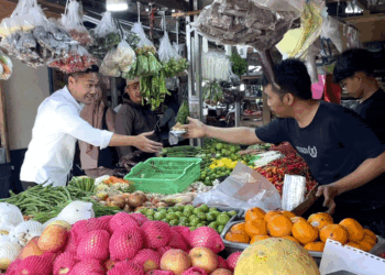 Blusukan ke Pasar Jelupang, Rivo Kumara Serap Aspirasi Pedagang