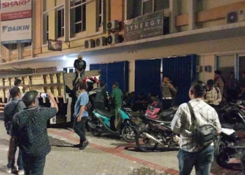 Penagih Utang Bentrok Dengan Warga Di Gading Serpong