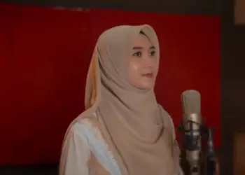 Lirik Lagu Sholawat Allahuma Sholli (Versi Es Lilin)-Alfina Nindiyani