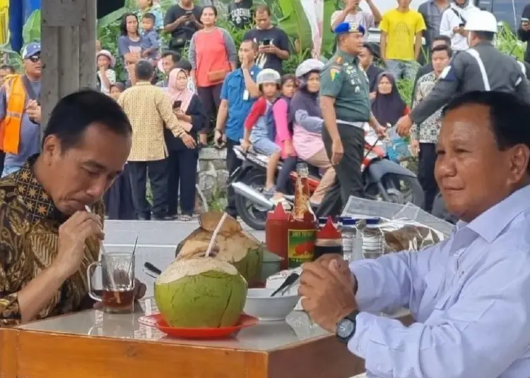 Jokowi Ngebakso "Politik" Bareng Prabowo