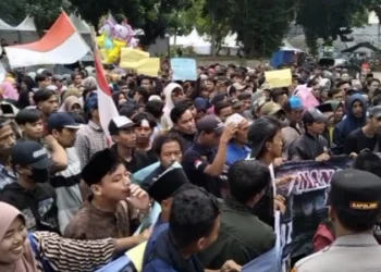 Lahan untuk Waduk Karian Belum Dibayar, Ratusan Warga Demo Pemkab Lebak