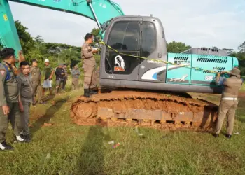 Satpol PP Segel Galian Tanah Dekat Puspemkab Tangerang