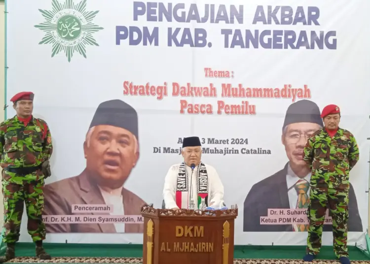 Ketua Umum Pimpinan Pusat Muhammadiyah periode 2005-2010 dan 2010-2015 Din Syamsuddin, saat tampil di Tabligh Akbar di Masjid Al Muhajirin, Catalina, Gading Serpong, Tangerang, Minggu 03 Maret 2024.