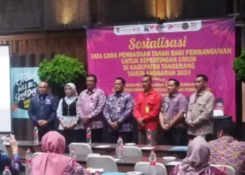 PEMBUKAAN: Suasana pembukaan sosialisasi tata cara pengadaan tanah bagi pembangunan untuk kepentingan umum yang digelar Dinas Perkim Kabupaten Tangerang di Qubika Boutique Hotel, Gading Serpong, Kamis (7/3/2024). (ISTIMEWA)