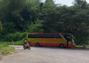 Bus AKAP parkirfi terminal Kadubanen, Kabupaten Pandeglang. (ISTIMEWA)