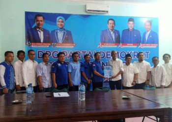 Ambil Formulir di Demokrat, Hasbi Jayabaya Ingin Daftar di Semua Parpol di Lebak