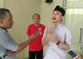 Hasbi Ambil Formulir Bakal Calon Kada Lebak di PDI Perjuangan