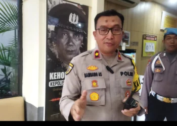 Kapolsek Pondok Aren Kompol Bambang Askar Sodiq saat memberikan keterangan kepada satelitnews.com. (EKO/SATELITNEWS.COM)