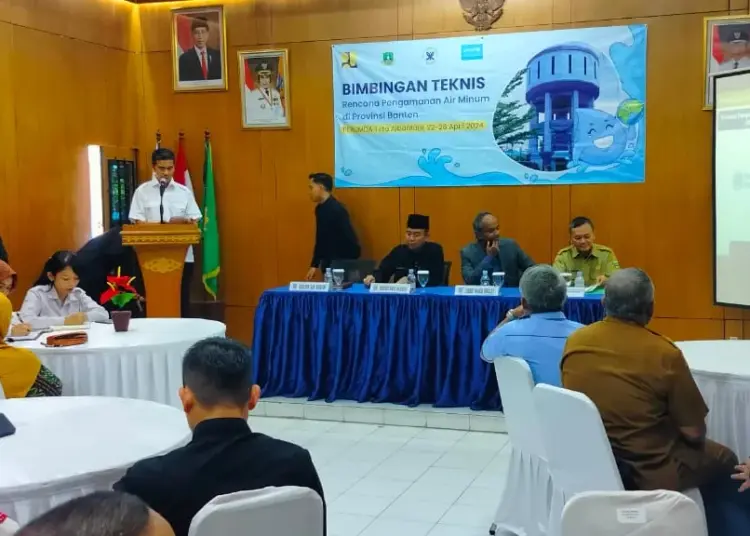 Kementerian PUPR dan UNICEF, melakukan Bimtek pengamanan air minum di Perumda Tirta Albantani Kabupaten Serang, Senin (22/4/2024). (SIDIK/SATELITNEWS.COM)