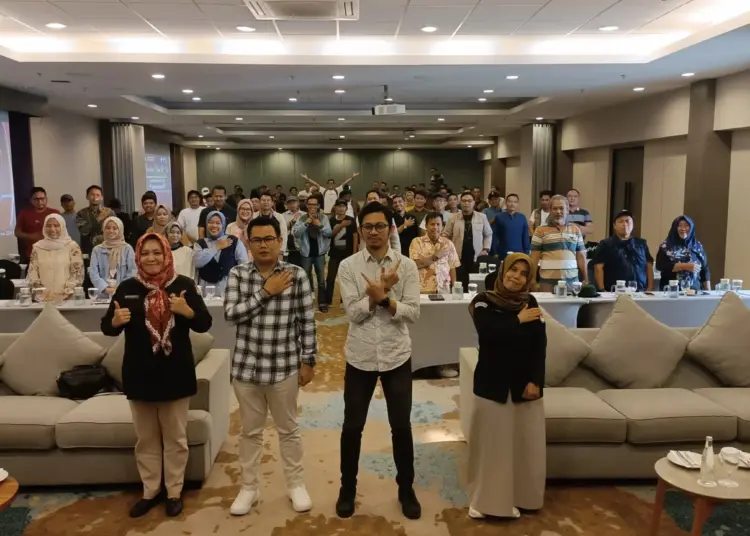 PEMBUBARAN PPK: Situasi pembubaran Badan Ad Hoc atau Panitia Pemilihan Kecamatan (PPK) pemilihan umum (Pemilu) 2024 di Aston Beach Hotel Anyer, Kabupaten Serang, Kamis (25/4). (ALFIAN HERIANTO)