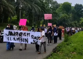 Ratusan Warga Muncul Geruduk Kantor BRIN Dampak Rencana Penutupan Jalan