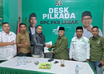 Ramaikan Pilkada, Pengusaha Ambil Formulir Bacabup Lebak