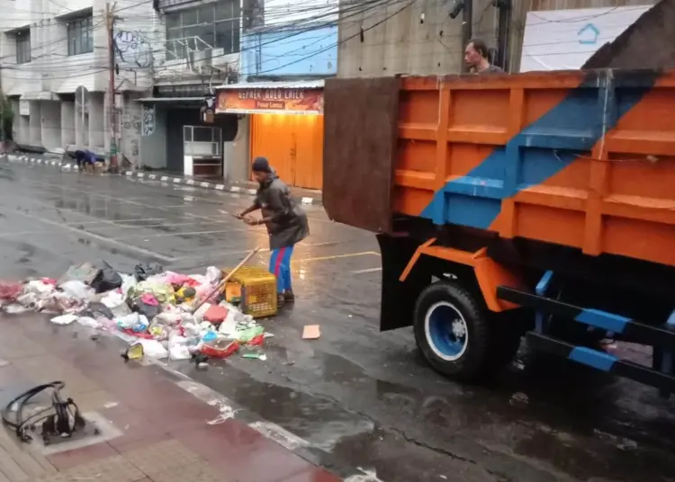 Pelayanan Sampah di Kota Tangerang Tetap Beroperasi Selama Libur Lebaran