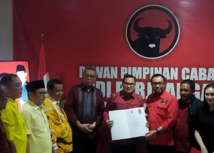 Diantar Fungsionaris Golkar, Benyamin-Pilar Kembalikan Formulir ke PDIP Tangsel