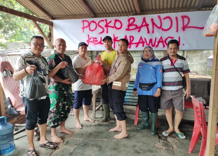 Bantuan banjir untuk warga Kota Tangerang. (ISTIMEWA)