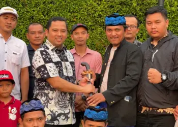 Seniman Kabupaten Tangerang Deklarasi Dukungan Bagi Arief Wismansyah