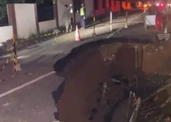 Jalan di Lebak Ambles, Mobil Dilarang Melintas