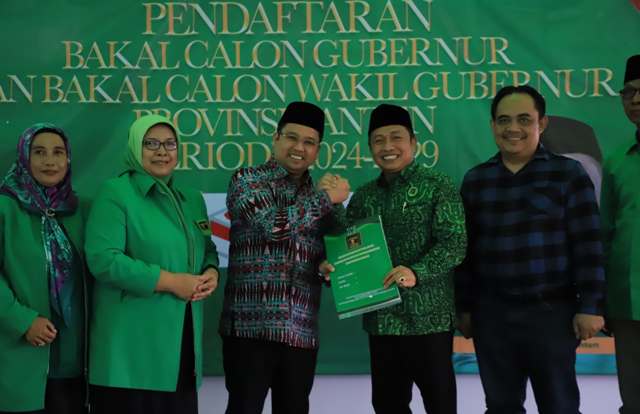 Arief Wismansyah Kembali Serahkan Formulir Pendaftaran ke Parpol