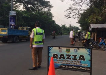 Petugas Gabungan Gelar Razia Pajak di Lebak