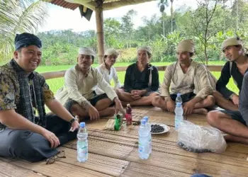 Di Hijaunya Hamparan Persawahan, Arief Wismansyah Dengarkan Aspirasi Masyarakat Baduy