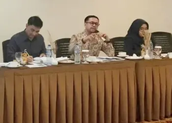 Dimyati Natakusumah (paling kiri), menjadi narasumber dalam acara FGD Implementasi Undang - undang Pekerja Migran, beberapa waktu lalu. (ISTIMEWA)