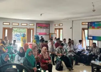 Puluhan Perangkat Desa di Kecamatan Cadasari, mengikuti Rapat Koordinasi (Rakor), Rabu (3/7/2024). (ADIB FAHRIE/SATELITNEWS.COM)