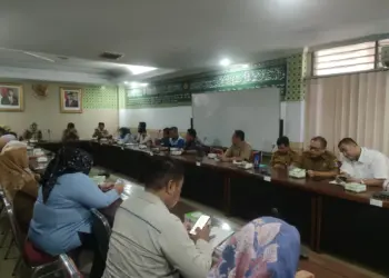 Disdukcapil Kabupaten Serang, Kumpulkan Puluhan Perusahaan untuk mendata warga pendatang, Senin (15/7/2024). (SIDIK/SATELITNEWS.COM)