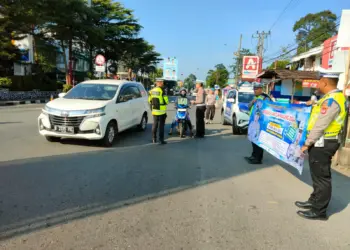 Jajaran Personel Satlantas Polres Pandeglang, menggelar Operasi Patuh Maung 2024, Rabu (17/7/2024). (ADIB FAHRIE/SATELITNEWS.COM)