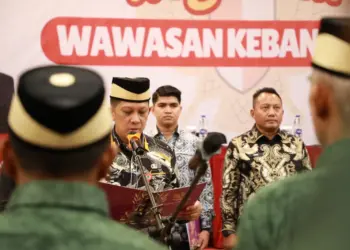 PENGUKUHAN: Pengurus FPK Kabupaten Tangerang saat dikukuhkan oleh Pj Bupati Tangerang Andi Ony di Ballroom Hotel Yasmin, Kecamatan Curug, Kamis (18/7/2024). (ISTIMEWA)