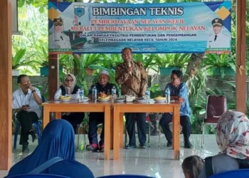 Plt Kepala Dinas Perikanan Kabupaten Pandeglang, M. Nasir, menyampaikan sambutan. (ISTIMEWA)