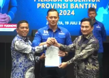 Andra Soni dan Dimyati Natakusumah, terima Rekomendasi dukungan dari Ketum DPP Partai Demokrat, AHY. (ISTIMEWA)