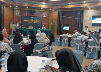 Inspektorat Provinsi Banten, menyelenggarakan penyuluhan Antikorupsi bagi Kepala Sekolah SMA, SMK, SKh dan PGRI se-Provinsi Banten, di Aula Inspektorat Provinsi Banten, KP3B, Curug, Kota Serang, Rabu (31/7/2024). (LUTHFI/SATELITNEWS.COM)