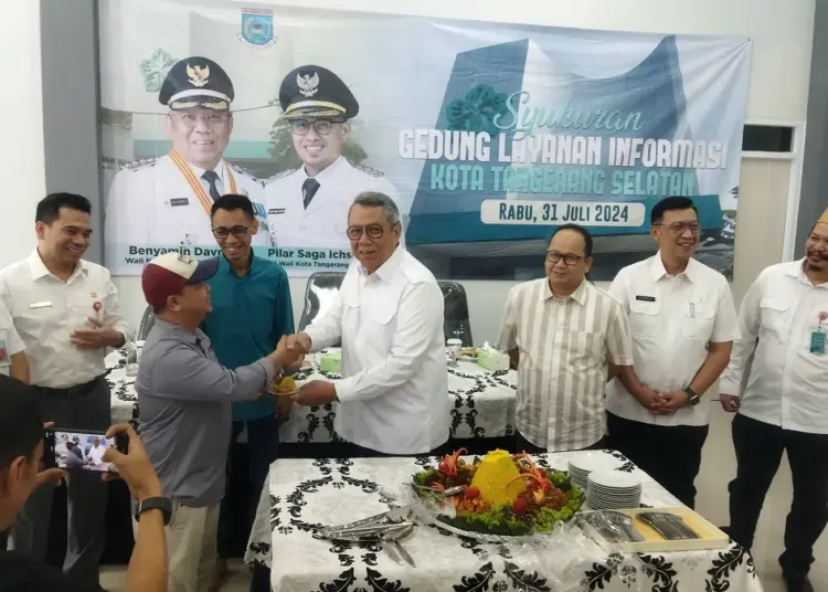 Benyamin Davnie Resmikan Gedung Layanan Informasi