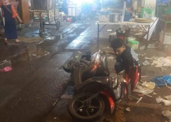 Perbaikan Jalan Kisamaun Berantakan, Pedagang Pasar Lama Tangerang Mengeluh