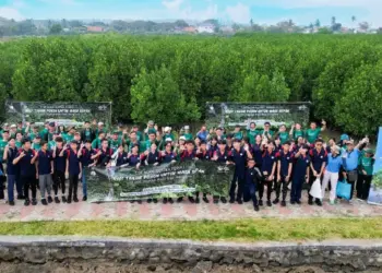 Suvarna Sutera Tanam 5.000 Bibit Mangrove di Ketapang Urban Aquaculture