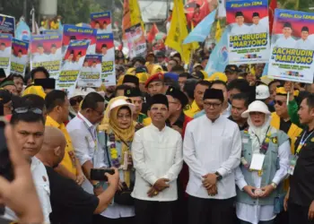 Usai Deklarasi di Stadion Benteng, Sachrudin-Maryono Jalan Kaki ke KPU Kota Tangerang