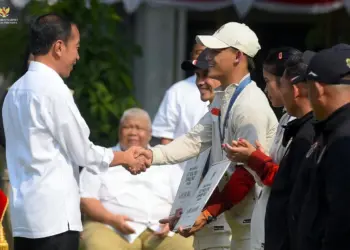 Jokowi Serahkan Bonus Peraih Medali Olimpiade Paris 2024