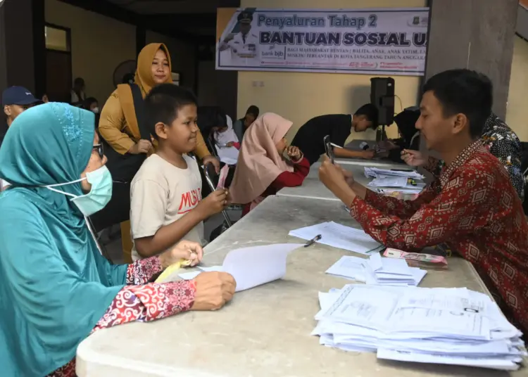 2.866 Keluarga Terima Bantuan Sosial Jilid II dari Pemkot Tangerang