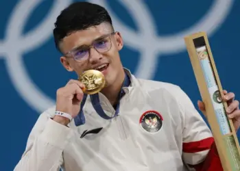 Kado HUT RI, Rizki Juniansyah Persembahkan Medali Emas Olimpiade