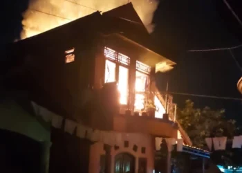 Rumah warga Kampung Cigondang tengah RT/RW 002/003, Desa Cigondang, Kecamatan Labuan, Kabupaten Pandeglang, terbakar. (ISTIMEWA)