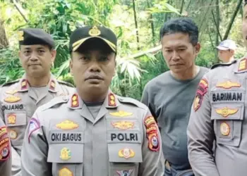 Kapolres Pandeglang AKBP Oki Bagus Setiaji, memberikan pernyataan kepada wartawan. (ISTIMEWA)